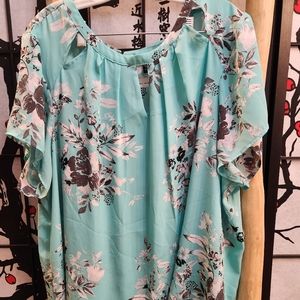 Torrid mint floral blouse